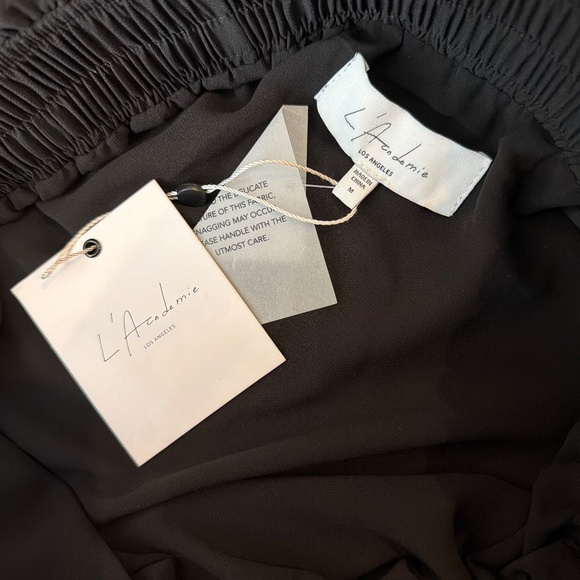 L’Academie NWT M Inaya Black Asymmetrical Sheer Layer high side slit luxe ruffle - Picture 8 of 9